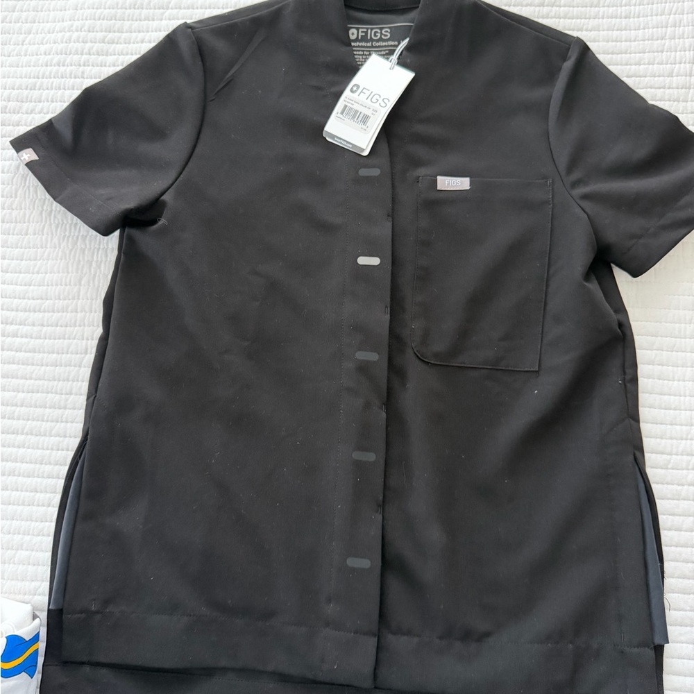 FIGS Women's Black Short-Sleeve Snap Shirt Jacket